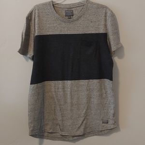 MENS SCOOP NECK TSHIRT SZ L